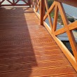 piętrowy taras drewniany bezpieczne balustrady